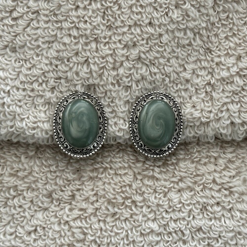 Fabulous Vintage Clip On Earrings Silver Tone w Green Enamel Center